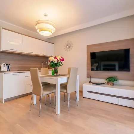 Flores 3 Park Rodzinna - アパート