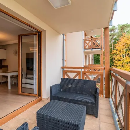 アパート Flores 3 Park Rodzinna - ミエルノ